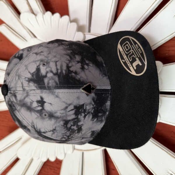 BONÉ MCD ABA RETA STRAPBACK FITÃO TIE DYE PRETO